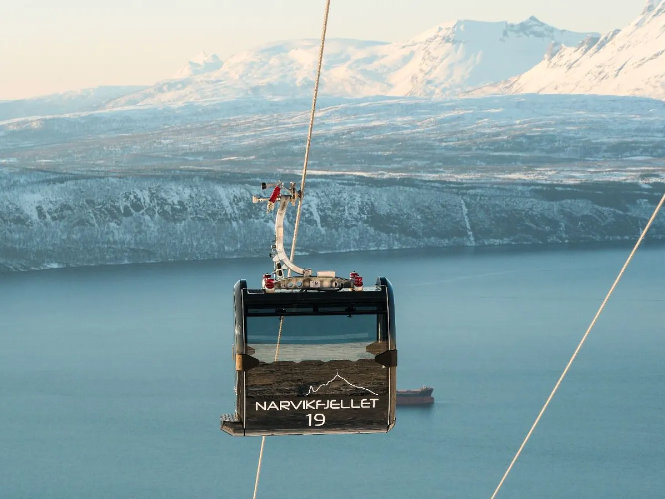Gondol, vaffel og varm drikke på Fjellheisrestauranten 