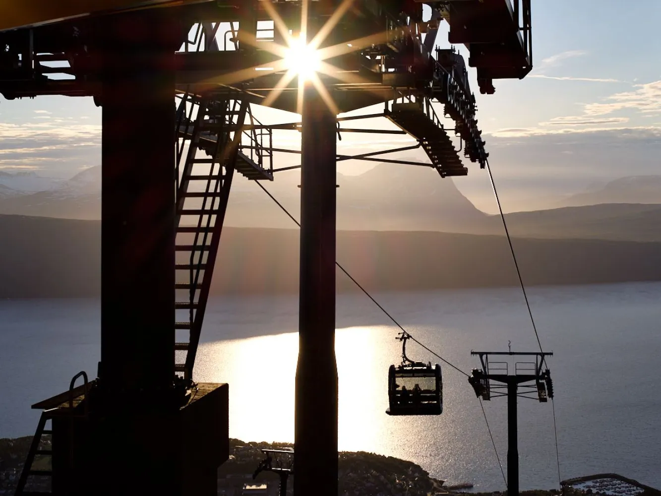 Gondol, vaffel og varm drikke på Fjellheisrestauranten 